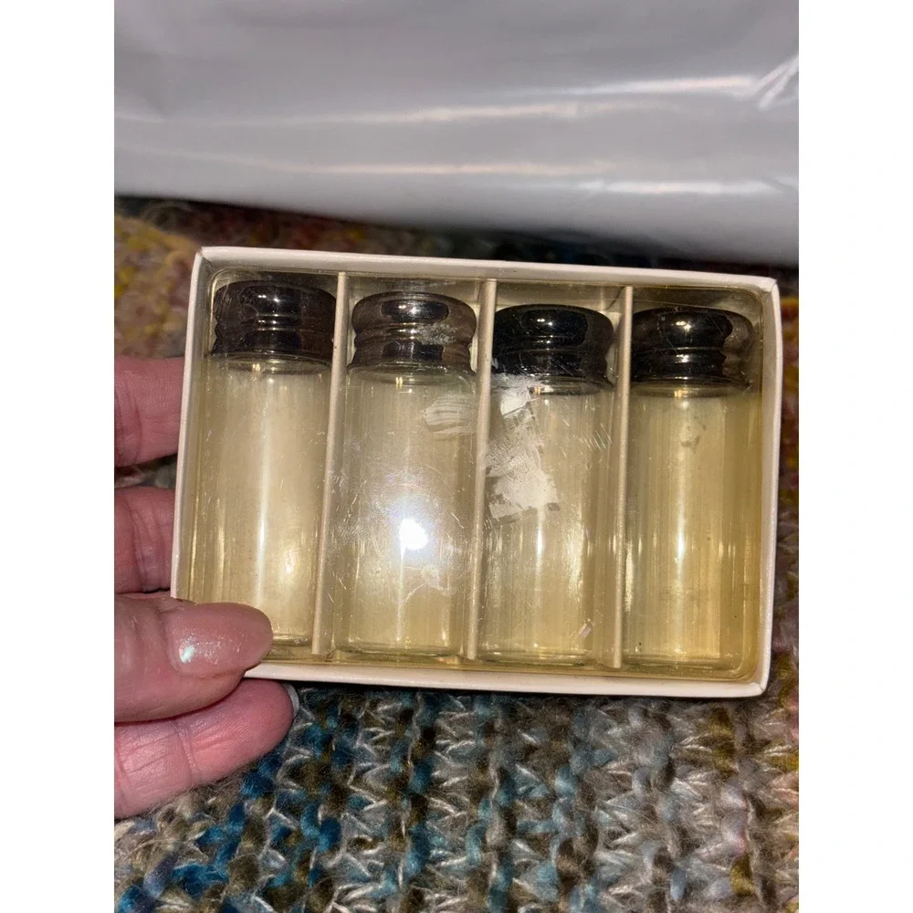 Williams Sonoma Salt & Pepper Shakers Set 3544533
